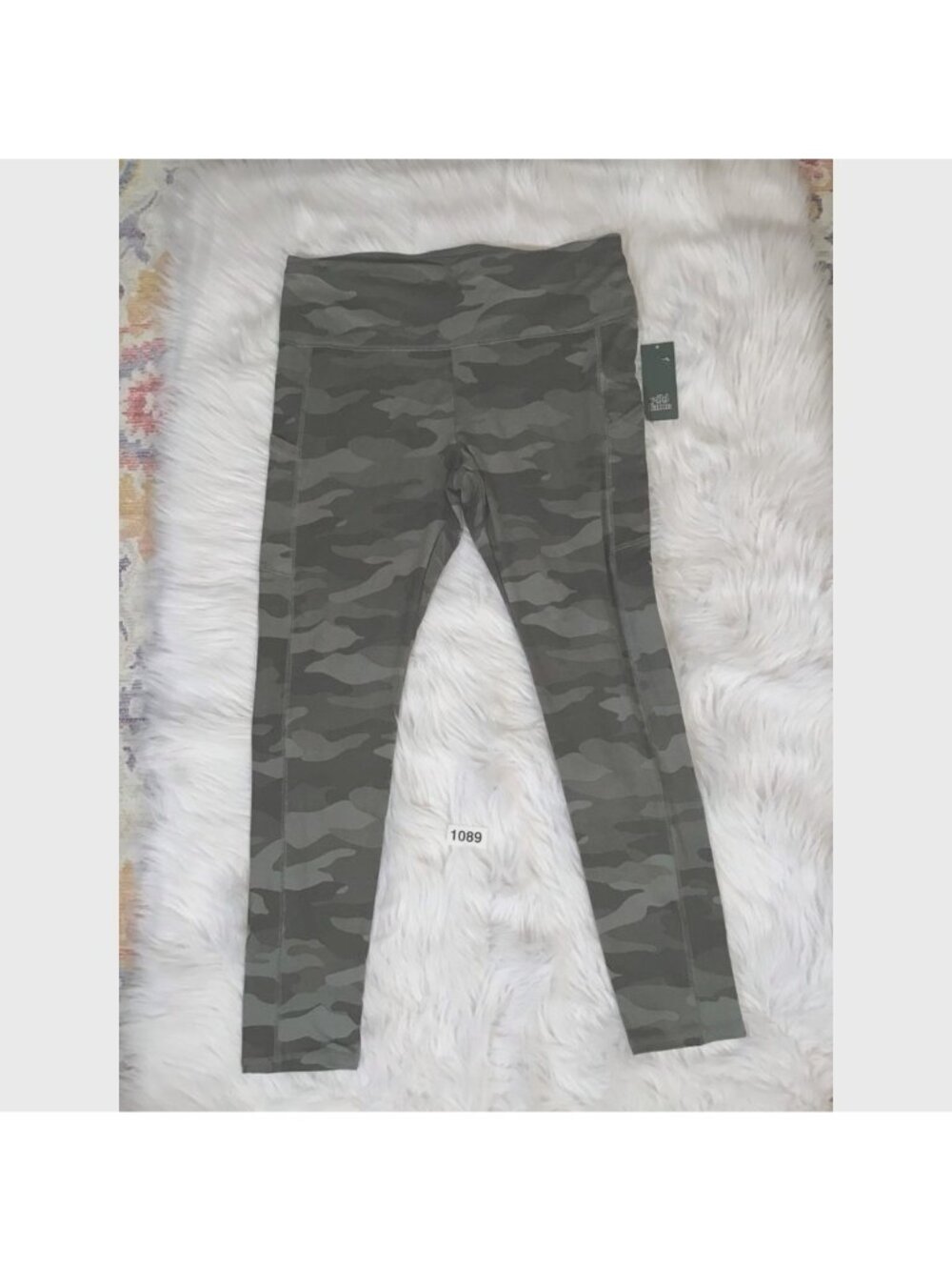 Wild Fable Womens Leggings XXL Green Mid Rise Camo Pockets Full Length Yoga NWT - Picture 2 of 7
